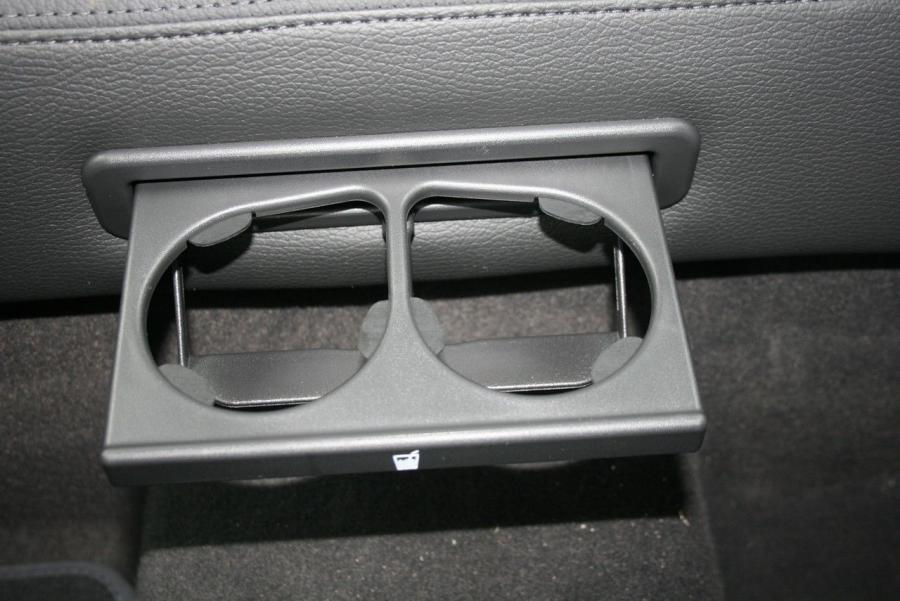 Детали интерьера Saturn Astra XR 5-Door 2008 года  (фото 40 из 47)